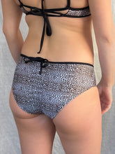 Load image into Gallery viewer, STEPH BOTTOM - LEO