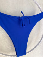 Load image into Gallery viewer, LULA BOTTOM - ELECTRIC BLUE