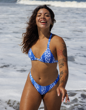 Load image into Gallery viewer, LULA TOP - BLUE CRUSH