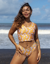 Load image into Gallery viewer, CROP TOP - MANGO SHELL