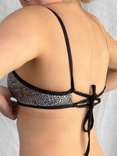 Load image into Gallery viewer, MOLLY TOP - LEO
