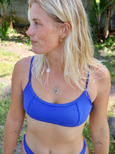 Load image into Gallery viewer, MOLLY TOP - ELECTRIC BLUE
